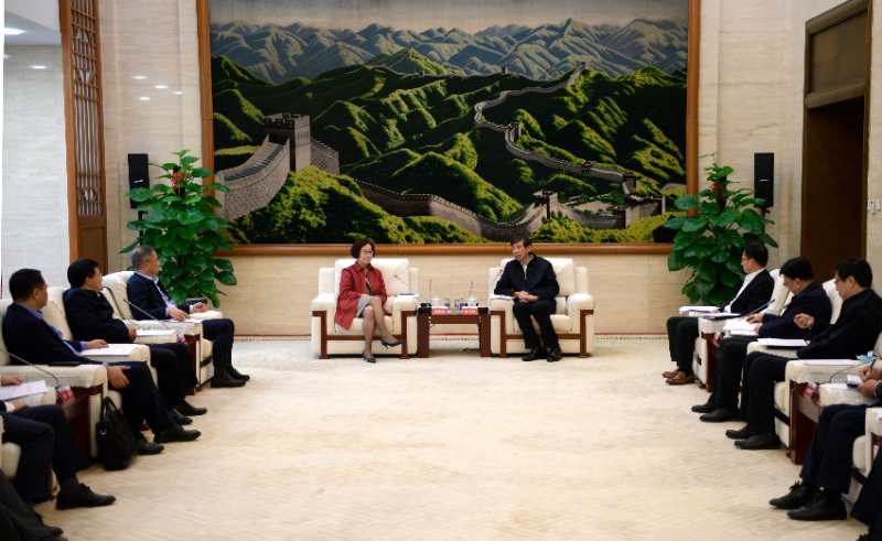 陳飛虎會見江西省委常委、副省長吳忠瓊