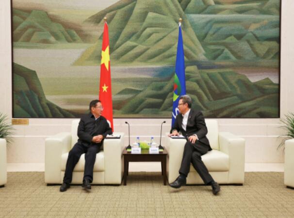 錢智民會(huì)見青海省政協(xié)副主席、海南州委書記張文魁
