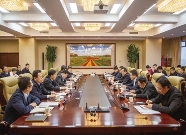 內(nèi)蒙古電力（集團(tuán)）公司董事長、黨委書記賈振國帶隊赴鄂爾多斯地區(qū)調(diào)研