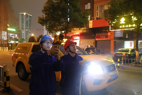 國網(wǎng)寧波市鄞州區(qū)供電：夜間特巡測溫線路，保障安全可靠供電