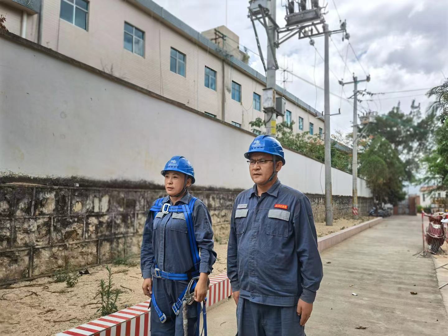臨滄云縣供電局黨員帶頭開展崗評，促員工技能快速提升