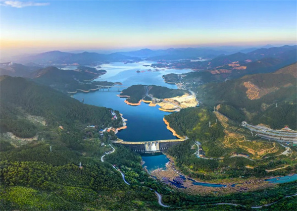 華電福建公司不負(fù)春光趕秋實(shí)，“雙碳”路上奮楫行