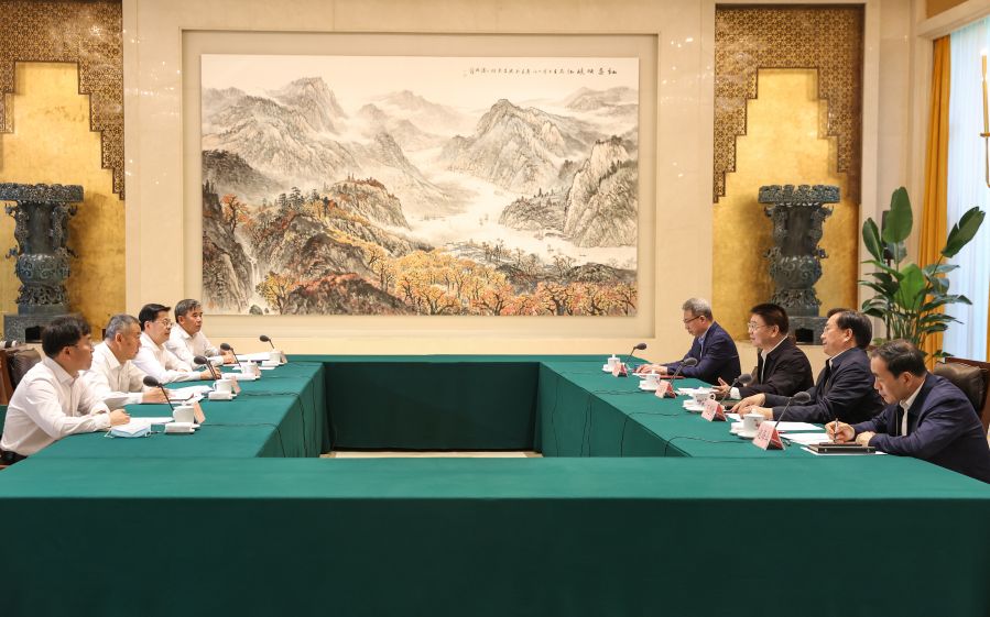雷鳴山、韓君拜會(huì)湖北省委書(shū)記王蒙徽、省長(zhǎng)王忠林