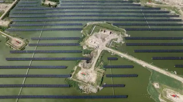 18.73MW！中石油首個(gè)水面光伏項(xiàng)目并網(wǎng)發(fā)電