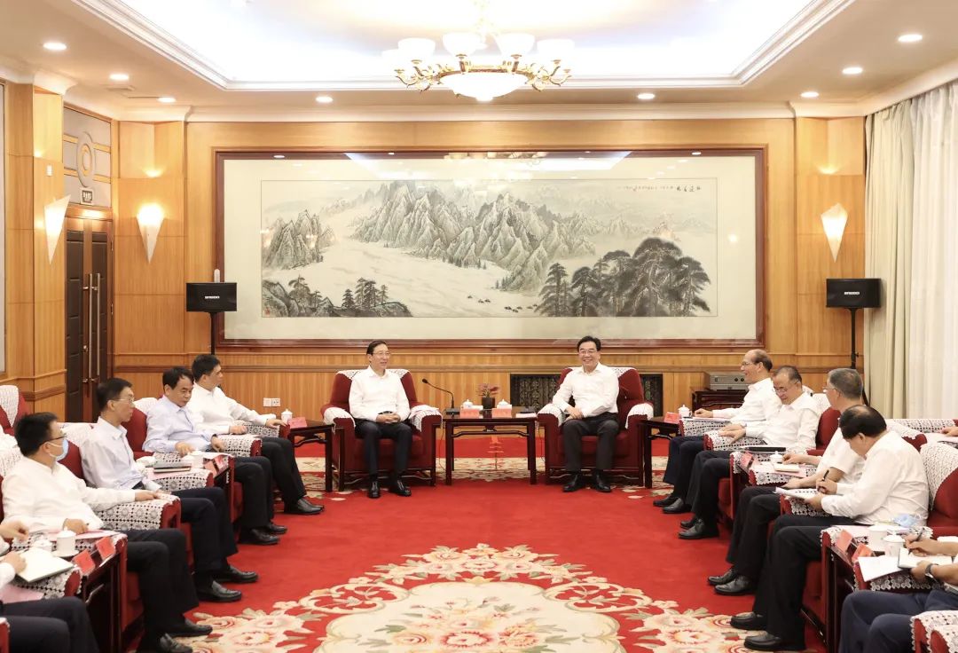 國家電網(wǎng)董事長、黨組書記辛保安與青海省委書記信長星、省長吳曉軍會談