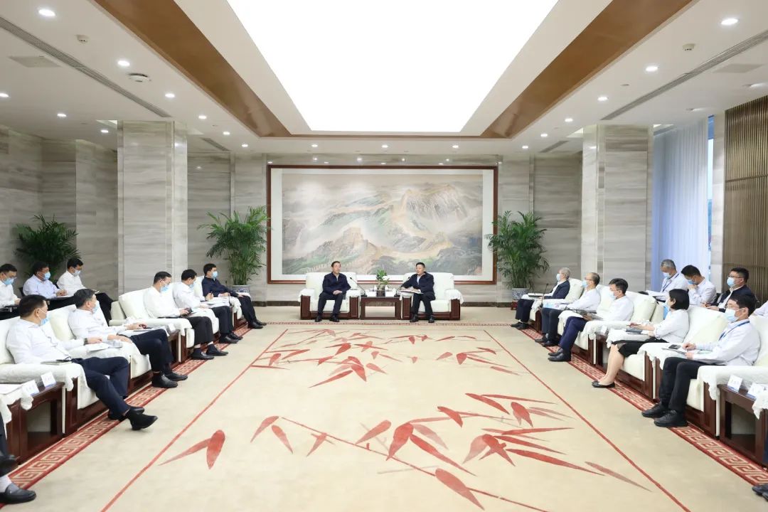 國家電網(wǎng)公司董事長、黨組書辛保安與東方電氣集團董事長俞培根、總經(jīng)理徐鵬會談