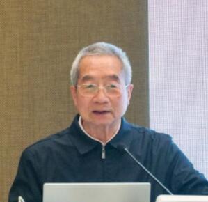 周大地：動(dòng)力電池發(fā)展迅猛，氫燃料或?qū)⒊鼍? width=