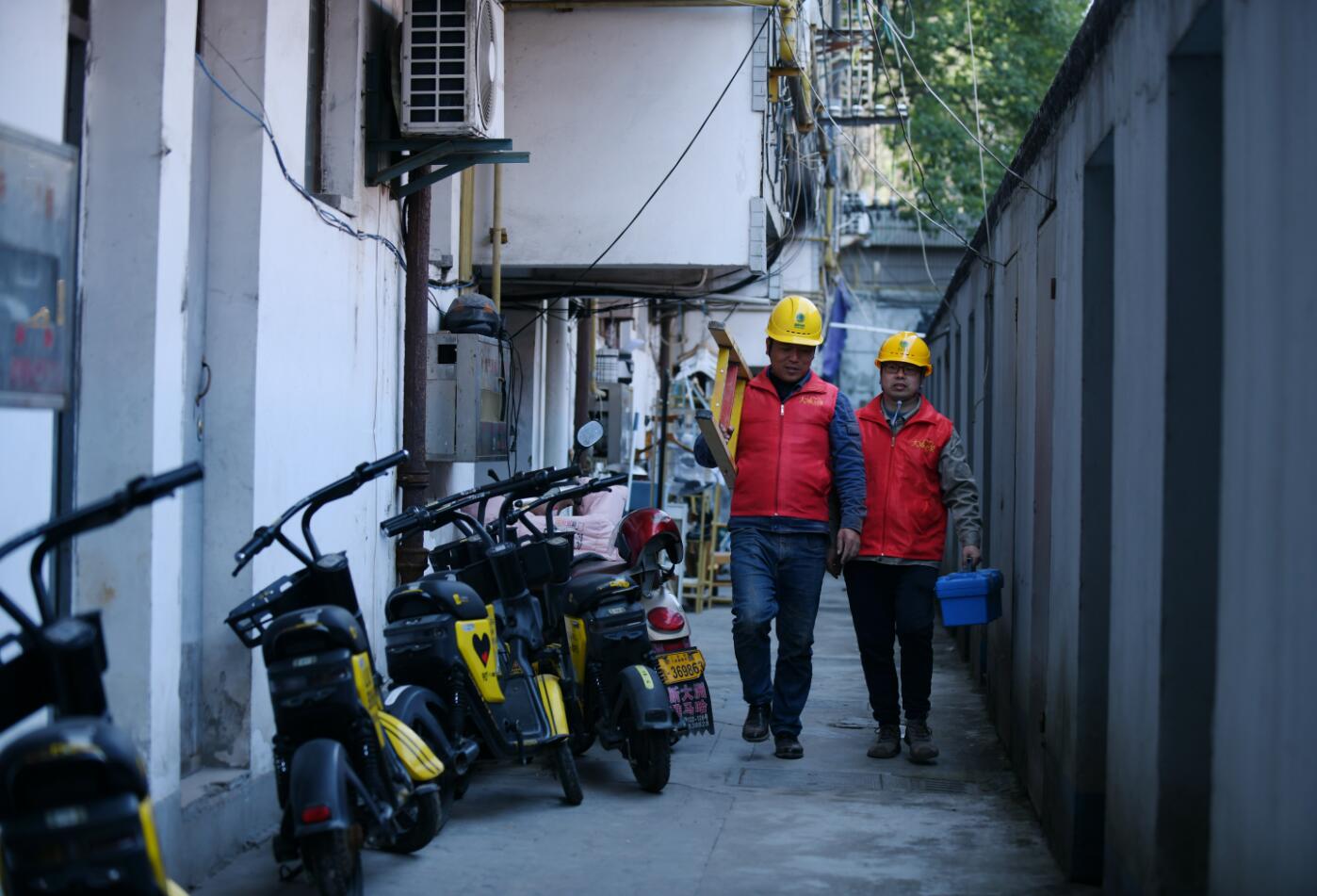 國(guó)網(wǎng)余姚市供電公司：“點(diǎn)亮黑樓道2.0”，借“光”照亮居民歸家路