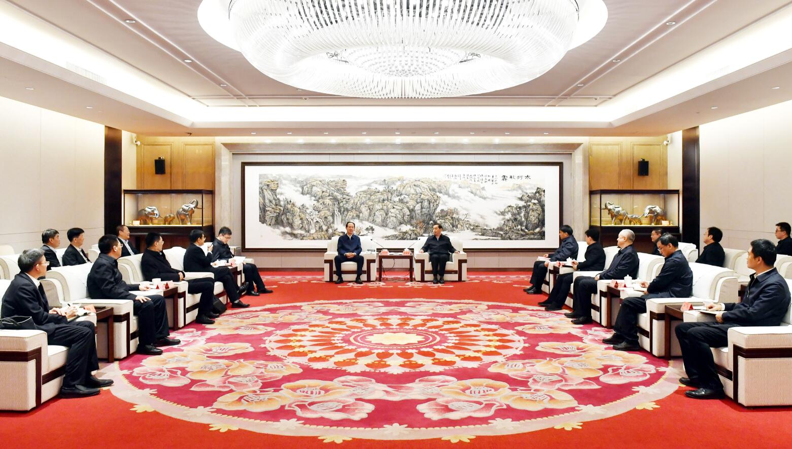 中國電建黨委書記、董事長丁焰章與河北省委常委、石家莊市委書記張超超會談