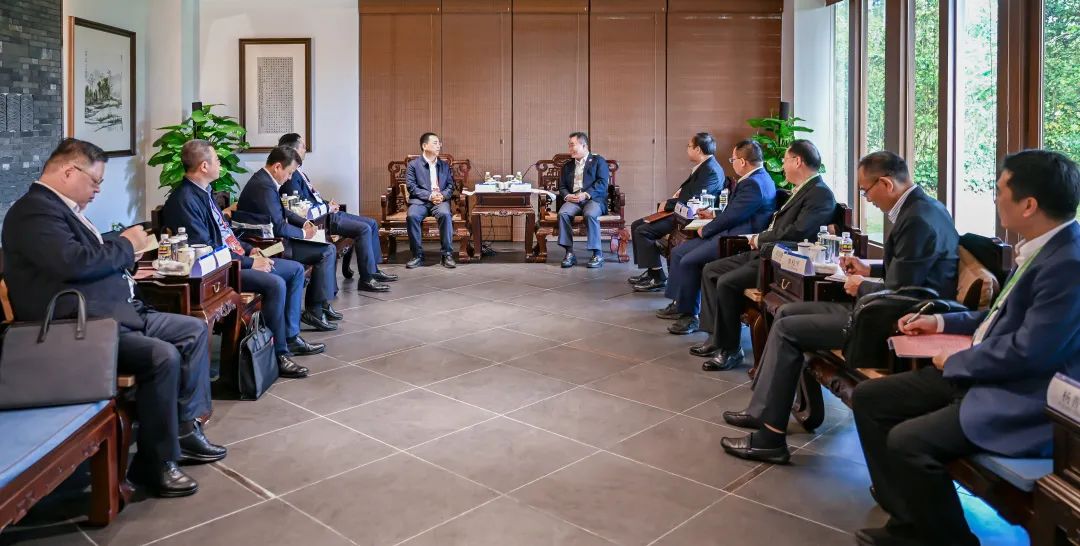 大唐集團(tuán)黨組書記、董事長(zhǎng)鄒磊與海南省副省長(zhǎng)倪強(qiáng)會(huì)談