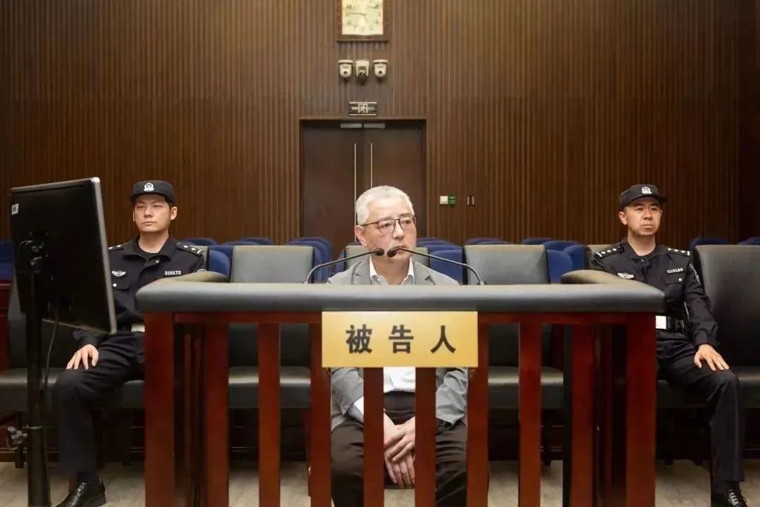 被控受賄1.56億，原上海電氣集團股份有限公司總裁、董事長鄭建華受審