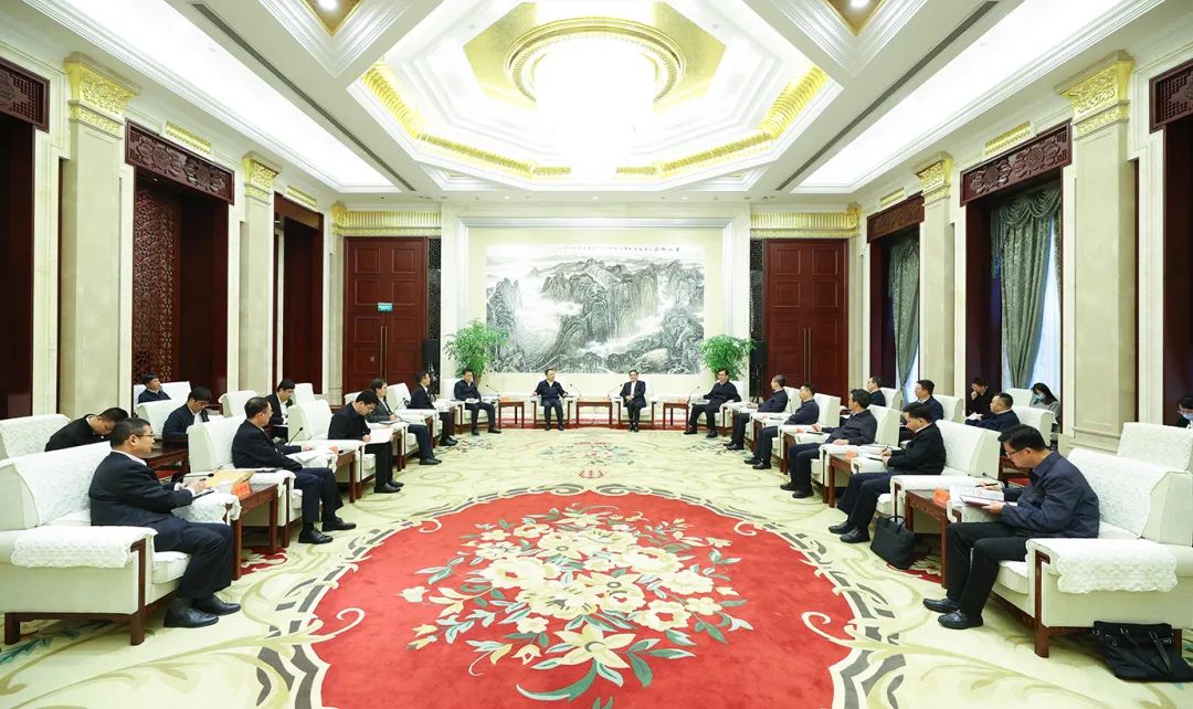 大唐集團(tuán)黨組書記鄒磊拜會(huì)貴州省委書記徐麟、省長(zhǎng)李炳軍