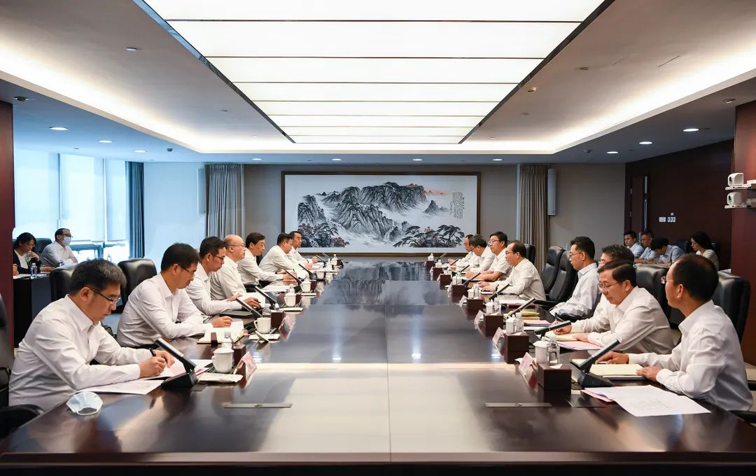 華電集團(tuán)黨組書記、董事長(zhǎng)江毅與河北省委副書記、省長(zhǎng)王正譜舉行會(huì)談