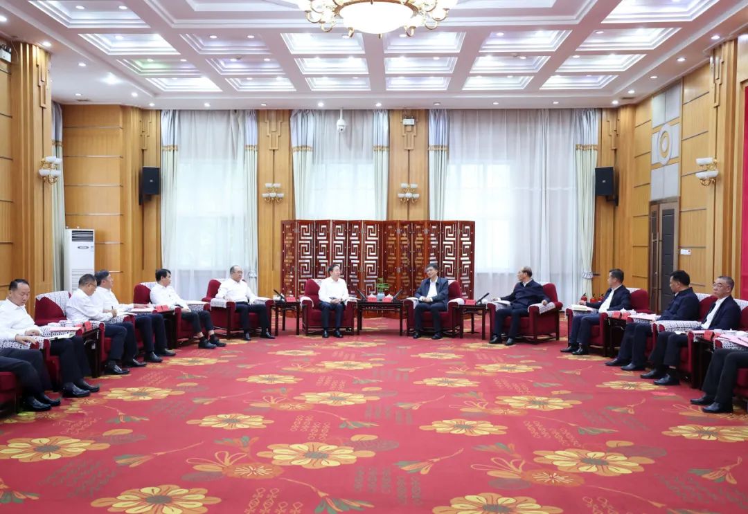 國家電網(wǎng)公司董事長、黨組書辛保安會見青海省委書記陳剛、省長吳曉軍、省政協(xié)主席公保扎西