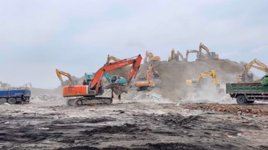 【防汛救災(zāi) 央企行動】爭分奪秒加固堤壩，中建集團(tuán)馳援天津防汛抗洪一線