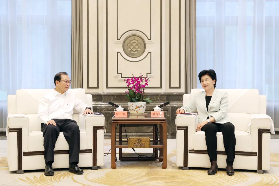 華電集團黨組書記、董事長江毅拜會黑龍江省委副書記、省長梁惠玲