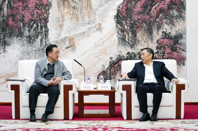 中國(guó)能建黨委書記、董事長(zhǎng)宋海良與華夏銀行黨委書記、董事長(zhǎng)李民吉會(huì)談