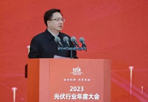 陳忠偉: 盡最大努力為企業(yè)生產經(jīng)營創(chuàng)造良好條件