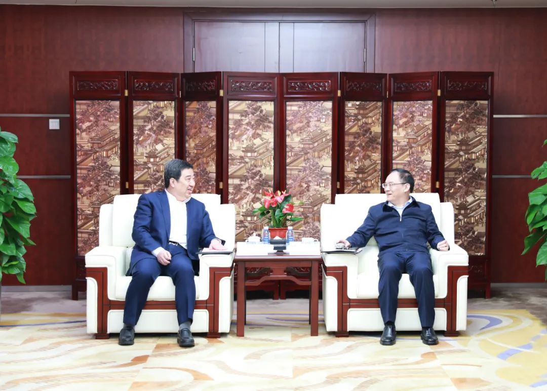 中國電氣裝備白忠泉董事長、周群總經(jīng)理拜訪中鋁集團(tuán)董事長段向東、總經(jīng)理王石磊
