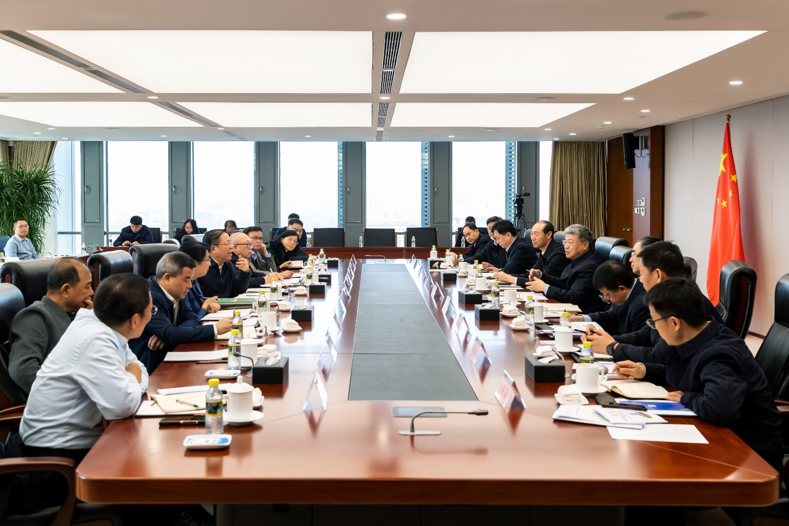 國家能源集團(tuán)黨組書記、董事長(zhǎng)劉國躍會(huì)見廣西壯族自治區(qū)政府黨組成員、國資委黨委書記秦如培