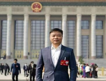 【兩會(huì)好聲音】全國(guó)人大代表、小鵬汽車董事長(zhǎng)何小鵬：探索限定場(chǎng)景無(wú)人駕駛法規(guī)，助力車網(wǎng)融合和低空經(jīng)濟(jì)騰飛