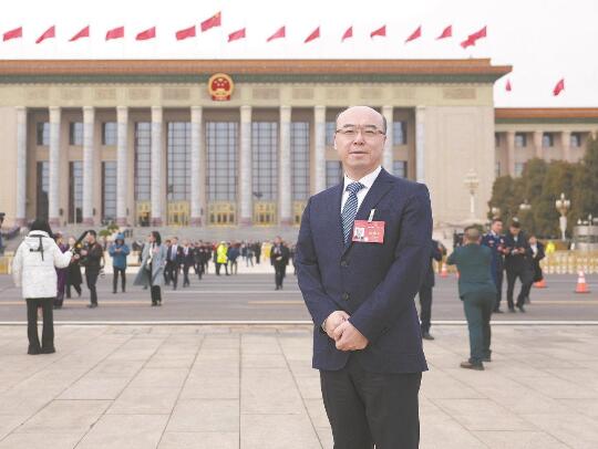 【兩會(huì)好聲音】全國(guó)人大代表，國(guó)網(wǎng)山東公司董事長(zhǎng)、黨委書記 王志偉：推動(dòng)新能源高質(zhì)量發(fā)展 助力美麗中國(guó)建設(shè)