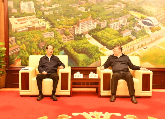 中國電建黨委書記、董事長丁焰章與華中科技大學(xué)校長尤政會談