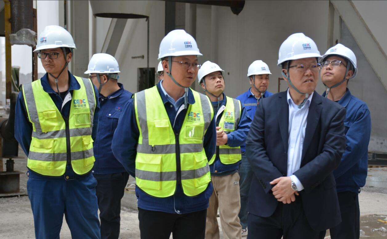 中國能建建筑集團黨委副書記、總經(jīng)理羅耕能到正寧百萬項目指導(dǎo)調(diào)研