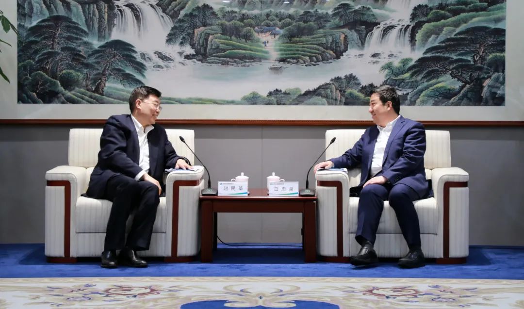 中國電氣裝備黨委書記、董事長白忠泉會見首鋼集團(tuán)黨委書記、董事長趙民革