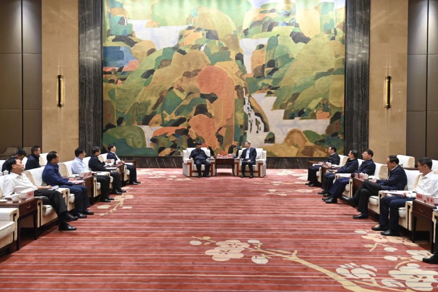 武漢市委書(shū)記郭元強(qiáng)、市長(zhǎng)程用文會(huì)見(jiàn)三峽集團(tuán)董事長(zhǎng)劉偉平一行