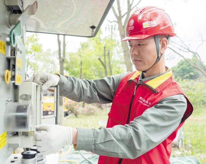 賀彪：星城萬家燈火，“帶電護(hù)衛(wèi)”用心守候
