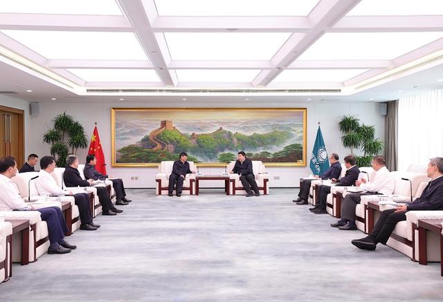 國(guó)家電網(wǎng)董事長(zhǎng)、黨組書記張智剛董事長(zhǎng)與三峽集團(tuán)董事長(zhǎng)劉偉平、總經(jīng)理韓君會(huì)談