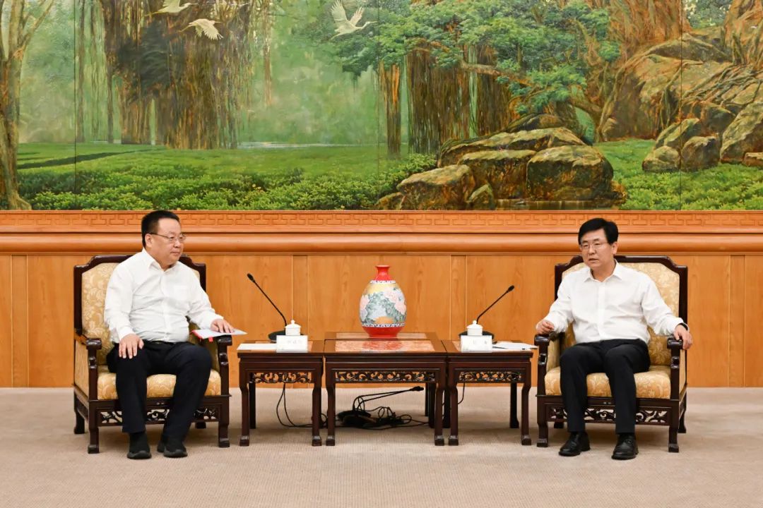 中核集團(tuán)總經(jīng)理、黨組副書(shū)記申彥鋒拜會(huì)福建省委副書(shū)記、省長(zhǎng)趙龍