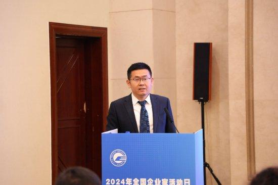 2023年中國新能源汽車銷量達950萬輛，在新能源汽車領(lǐng)域全球領(lǐng)先