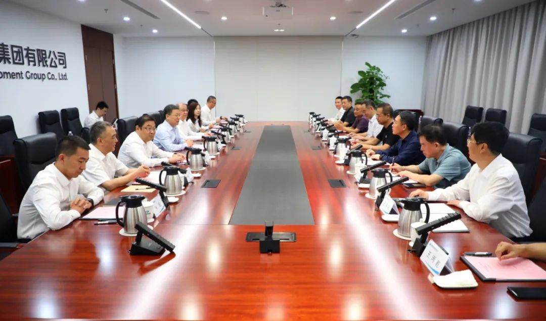 中國電氣裝備黨委書記、董事長李洪鳳會見陜西省人大常委會副主任、寶雞市委書記楊廣亭