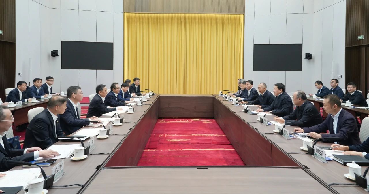 中國能建黨委書記、董事長宋海良與國家電網(wǎng)董事長、黨組書記張智剛會談