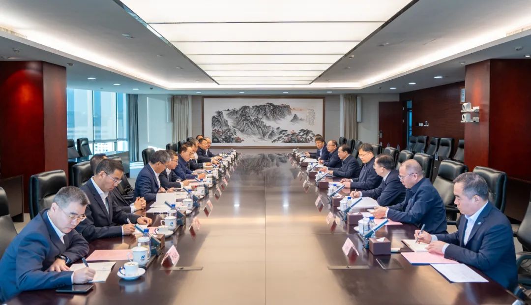 華電集團(tuán)黨組書記、董事長(zhǎng)江毅會(huì)見中國中車黨委書記、董事長(zhǎng)孫永才