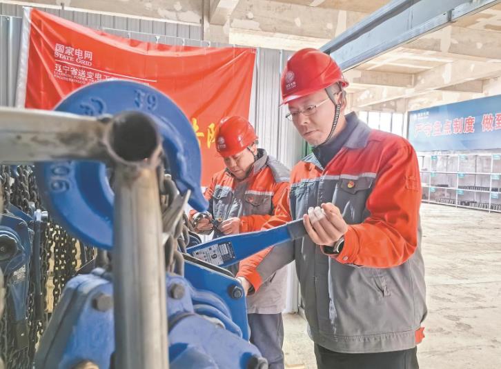李俊鵬：走南闖北建電網(wǎng)，施工細節(jié)見真章