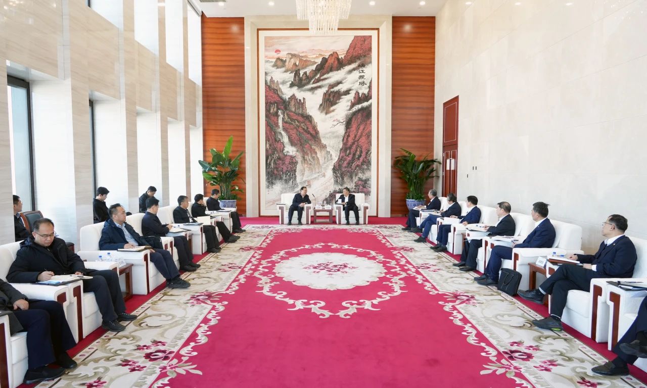 中國能建董事長宋海良、總經(jīng)理倪真與中國南水北調(diào)集團(tuán)董事長汪安南、總經(jīng)理孫志禹會談