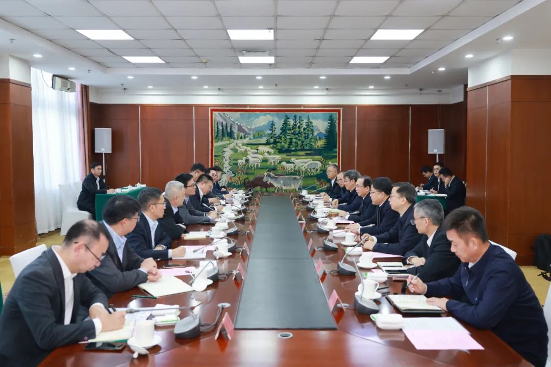 華電集團(tuán)黨組書記、董事長江毅與上海電氣黨委書記、董事長吳磊舉行會談