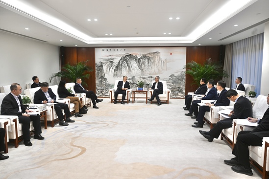 中國電建黨委副書記、總經理王斌與中國機電商會黨委書記、會長張鈺晶舉行會談
