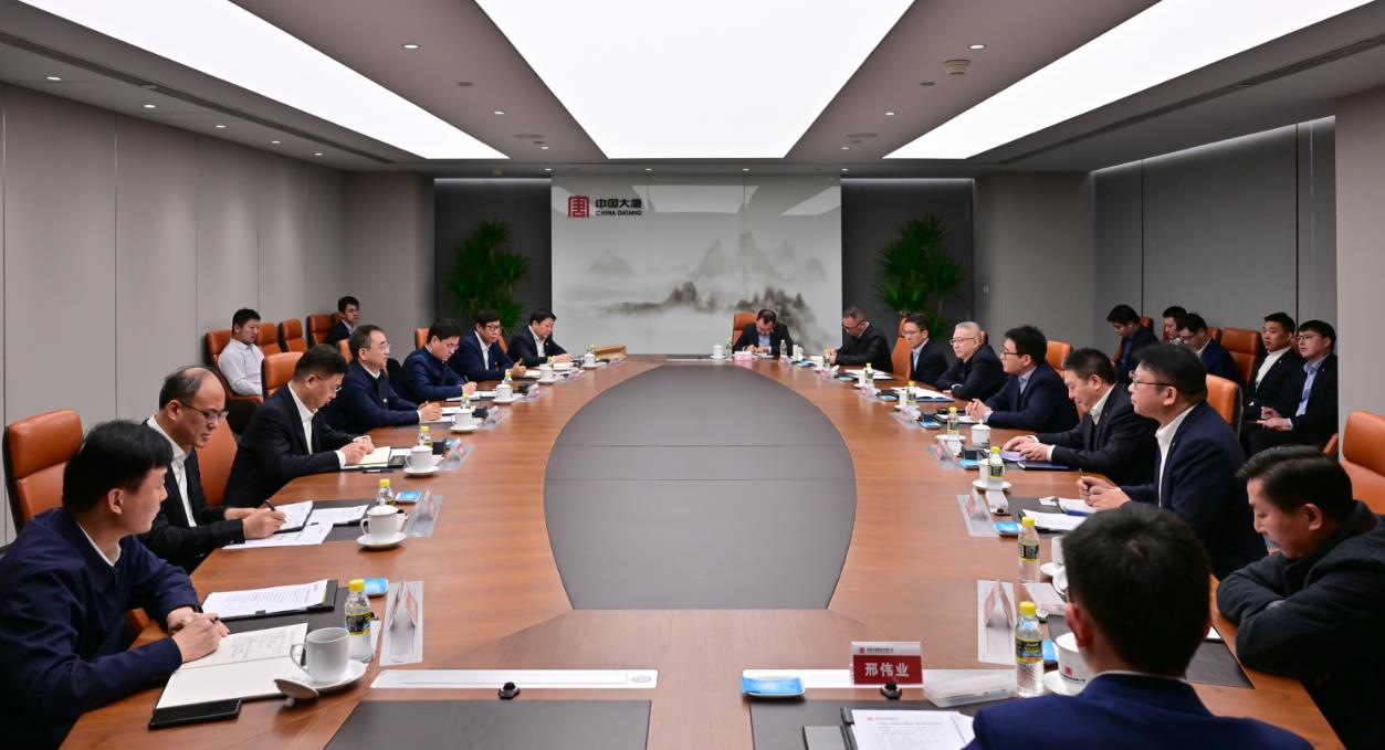大唐集團(tuán)黨組書記、董事長鄒磊與上海電氣黨委書記、董事長吳磊會談