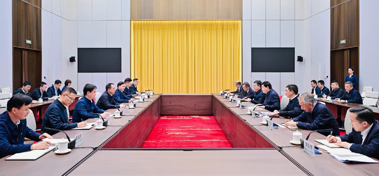 中國大唐集團(tuán)董事長鄒磊、總經(jīng)理張傳江與國家電網(wǎng)董事長張智剛、總經(jīng)理龐驍剛會(huì)談