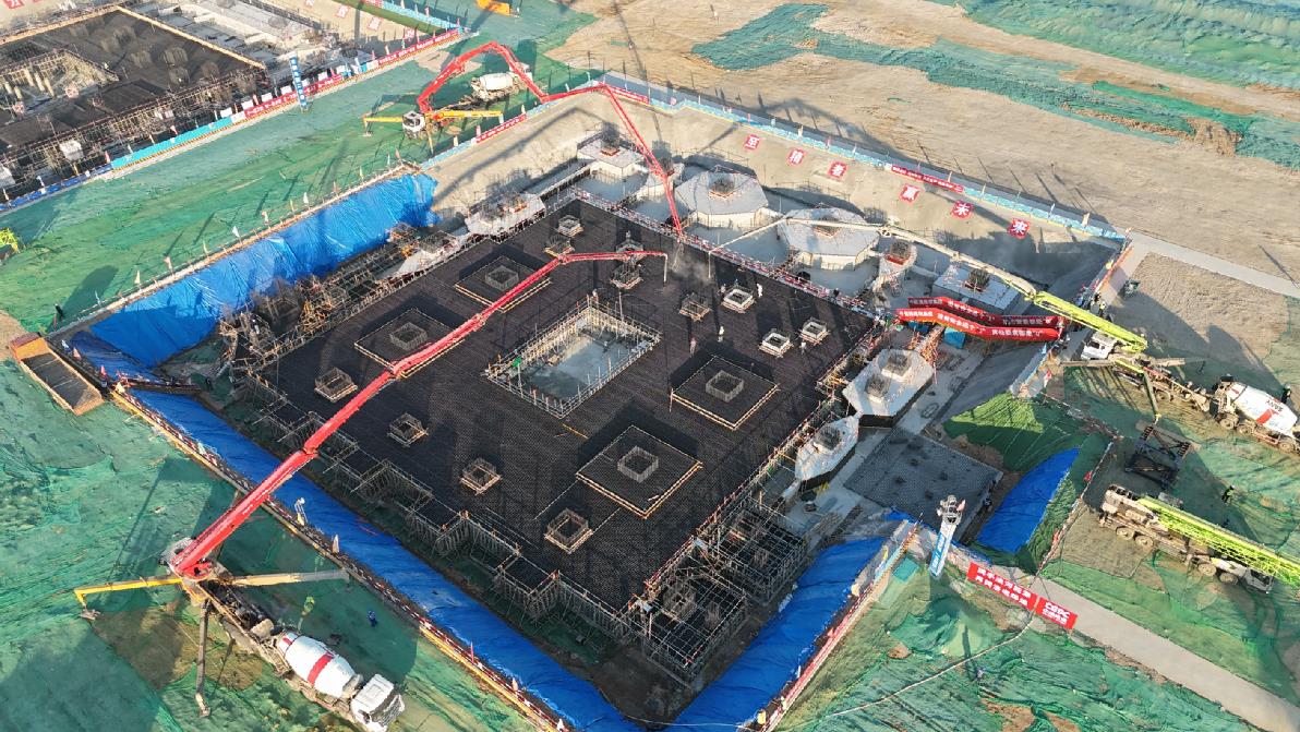 中能建建筑集團(tuán)洛河百萬(wàn)項(xiàng)目7號(hào)鍋爐、煙囪基礎(chǔ)混凝土澆筑完成