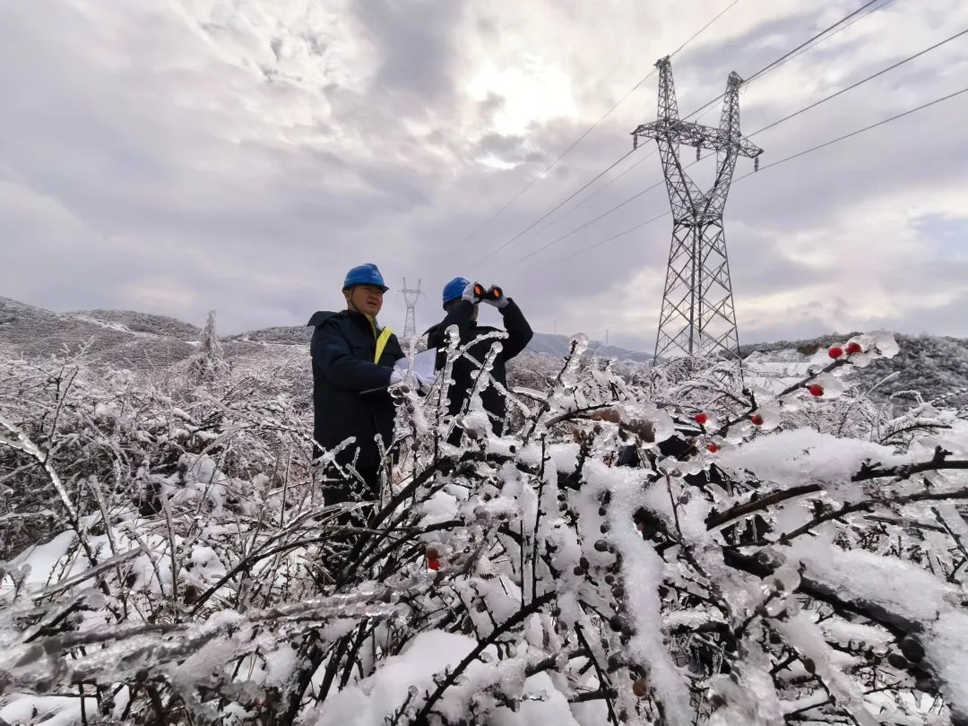 南方電網(wǎng)科技抗冰 讓冰雪“看得見、除得掉、防得住”